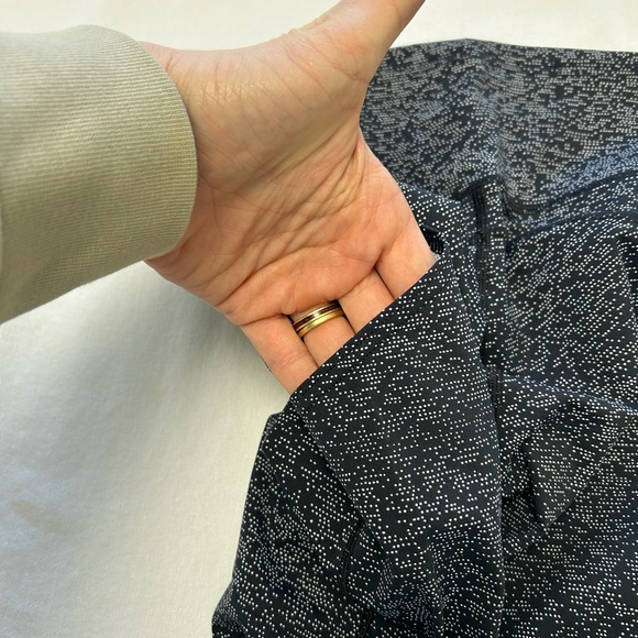 Lululemon Cropped Leggings - Size 6 - Picture 7 of 8